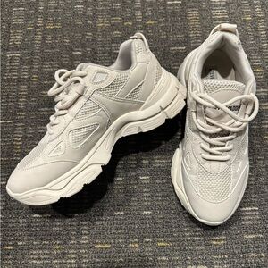 Stylish Cream Sneakers